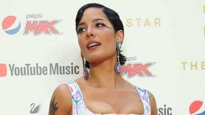 Tiktok - Halsey Says Record Label 'Won't Let Me' Release New Song Unless they Can 'Fake a Viral Moment' - etonline.com