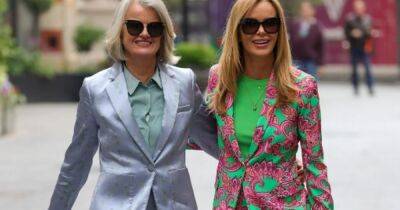 Jamie Theakston - Amanda Holden - Amanda Holden and mum Judith, 72, twin in chic suits and sunglasses for stroll - ok.co.uk - Britain - London