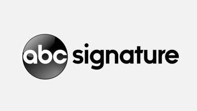 John Stamos - Joe Otterson - Stephanie Leifer Exits as Head of Current for ABC Signature, Ending Nearly Three Decade Career at ABC - variety.com - Boston