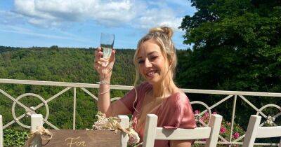 Tom Parker - Kelsey Parker - Kelsey Parker shares emotional snap at first wedding without Tom and raises glass in his memory - ok.co.uk