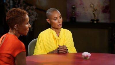 Jada Pinkett Smith - Pinkett Smith - Willow Smith - Red Table-Talk - Red Table Talk - Jada Pinkett Smith Reveals Lack of Protection Is 'Biggest Wound' That Comes Out in Her Relationships - etonline.com