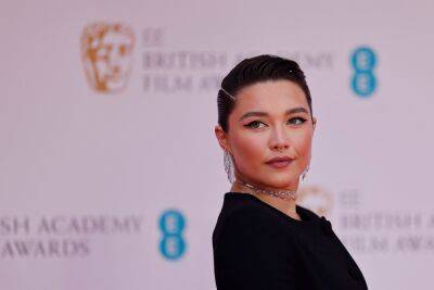 Florence Pugh - Zach Braff - Will Poulter - Florence Pugh Shoots Down Will Poulter Dating Rumours: ‘We Went To The Beach With Our Friends’ - etcanada.com
