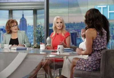 Trump Adviser Kellyanne Conway Booed By Audience In Contentious Appearance On ‘The View’ - etcanada.com