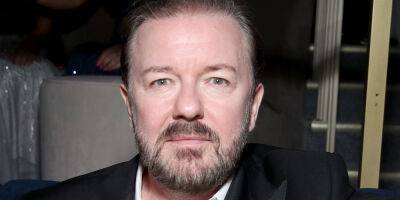 Ricky Gervais - Ricky Gervais Defends 'Taboo' Jokes After Facing Backlash for Netflix Special - justjared.com - Netflix