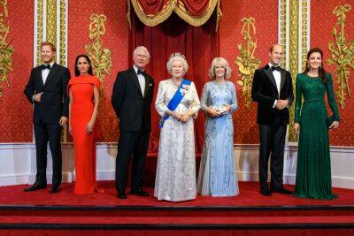Kate Middleton - prince Charles - Camilla - queen Elizabeth - Prince Harry - Meghan - Jenny Packham - Williams - Prince Harry And Meghan Markle Rejoin Royal Family At Madame Tussauds London - etcanada.com - Britain - county Hall - Pakistan