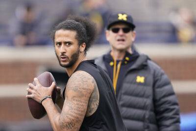 Colin Kaepernick - Colin Kaepernick Set To Work Out For Raiders One Month After Team’s Owner Said, “I Would Welcome Him With Open Arms” - deadline.com - Las Vegas - Michigan