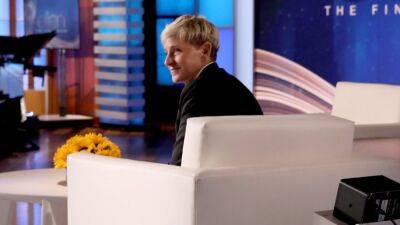 Ellen Degeneres - Portia De-Rossi - Ellen DeGeneres Says a Tearful Farewell to Daytime Talk Show After 19 Seasons - etonline.com