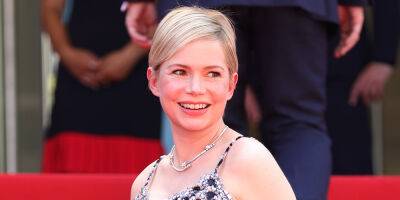 Michelle Williams - Thomas Kail - Heath Ledger - Kelly Reichardt - Williams - Pregnant Michelle Williams Hits the Red Carpet for a Screening of Her Movie 'Showing Up' at Cannes 2022 - justjared.com - France