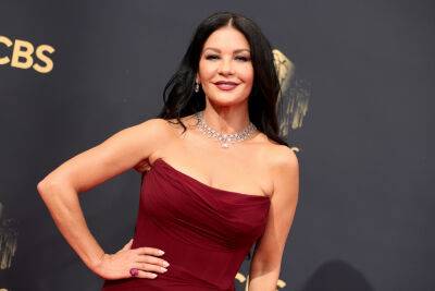 Catherine-Zeta Jones’ Son Overcome With Emotion After Surprise Visit From Uncle - etcanada.com - Los Angeles - Chicago - county Jones