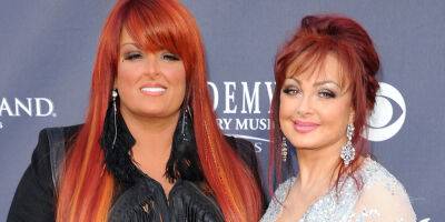 Wynonna Judd - Naomi Judd - Wynonna Judd Gives a Candid Check-In One Month After Mom Naomi's Suicide - justjared.com
