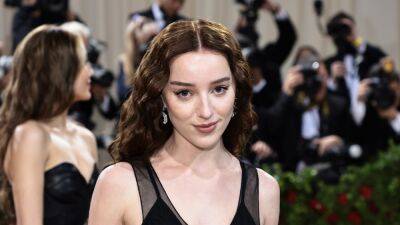 Phoebe Dynevor Made Her Met Gala Debut in a Sheer Lacy Black Gown - www.glamour.com