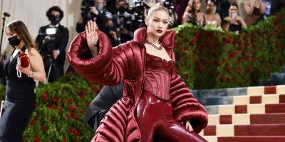 Gigi Hadid Is a Show Stopper in PVC Outfit & Giant Red Coat at Met Gala 2022 - www.justjared.com - New York