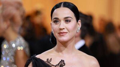 Katy Perry Attends Met Gala After Tom Ford Throws Shade at Her Past Styles - www.etonline.com - New York