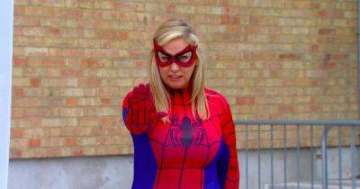Holly Willoughby - Phillip Schofield - Boris Johnson - Susanna Reid - Josie Gibson - Peter Parker - ITV This Morning viewers say 'poor Josie' as she had to have therapy before show stunt - manchestereveningnews.co.uk