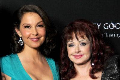 Ashley Judd Shares Tribute To Mom Naomi In Emotional Post Following Country Music Hall Of Fame Induction - etcanada.com