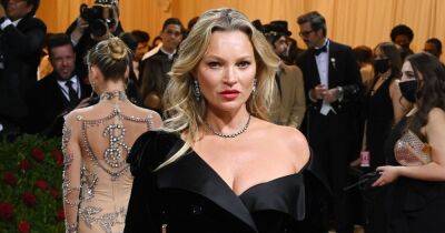 Kate Moss - Charlotte Tilbury - Lila Moss - Moss - Exactly How Kate Moss, 48, Got Her Flawless Glow for the 2022 Met Gala - usmagazine.com - Britain