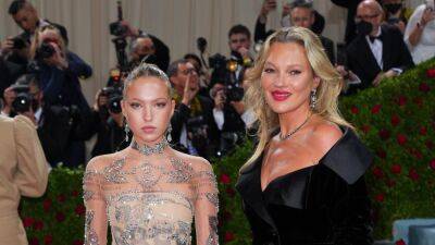 Kate Moss's Daughter Lila Wore Her Insulin Pump on the Met Gala Red Carpet - glamour.com