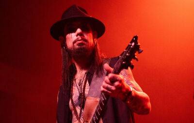 Dave Navarro - Dave Navarro has been sick with long COVID since December - nme.com - Florida