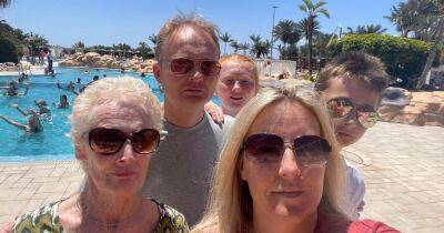 Family spend €500 on new clothes after suitcases 'lost' on Ryanair flight to Spanish island - manchestereveningnews.co.uk - Spain - Manchester