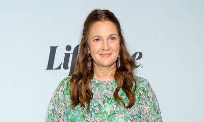 Drew Barrymore - Johnny Carson - celebrate queen Elizabeth - Drew Barrymore reveals she wore false teeth as a child with throwback video you need to see - hellomagazine.com - Indiana - county Carson