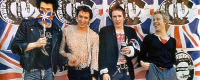 John Lydon - Sex Pistols to celebrate Queen’s platinum jubilee with God Save The Queen re-issues - completemusicupdate.com