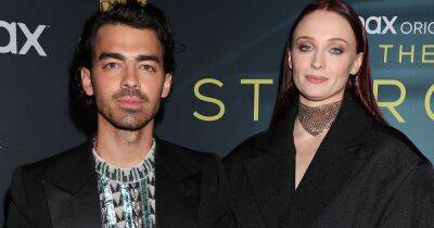 Joe Jonas - Colin Firth - Toni Collette - Sophie Turner - Sophie Turner cradles baby bump on red carpet with Joe Jonas after discussing pregnancy - ok.co.uk - New York