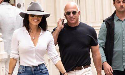 Jeff Bezos and Lauren Sanchez go on afternoon shopping trip in SoHo - us.hola.com - USA - New York - city Sanchez