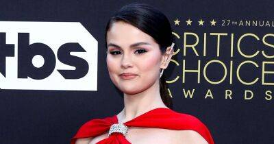 Selena Gomez Jokes About Her Single Status While Fifth-Wheeling With Couple Friends: ‘I’m Totally Fine’ - www.usmagazine.com - county Love