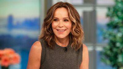 Jennifer Grey Shares What She Would Tell Late 'Dirty Dancing' Co-Star Patrick Swayze Today (Exclusive) - www.etonline.com