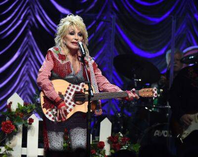 Dolly Parton Wants To Sing ‘Hardest Style Rock ‘N’ Roll Song’ If She Attends Rock & Roll Hall Of Fame Ceremony - etcanada.com