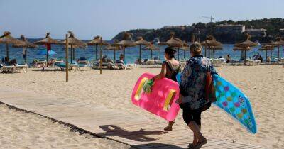 easyJet, TUI, Thomas Cook and more respond over Britons' fury at Spain's all-inclusive drinks limit - manchestereveningnews.co.uk - Britain - Spain - city San Antonio