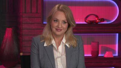 'The Goldbergs' Star Wendi McLendon-Covey on the TV Moms That Inspire Her (Exclusive) - www.etonline.com