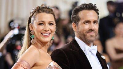 Ryan Reynolds - Blake Lively - Ryan Reynolds Opens Up About Raising Daughters With Blake Lively - glamour.com - Netflix