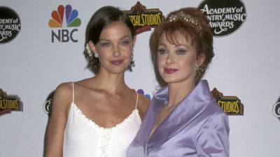 Ashley Judd honors Naomi Judd as she spends first Mother's Day without her mom - www.foxnews.com - USA