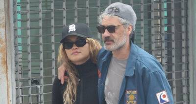 Rita Ora - Taika Waititi - Rita Ora & Boyfriend Taika Waititi Keep Close on Lunch Date in Los Feliz - justjared.com