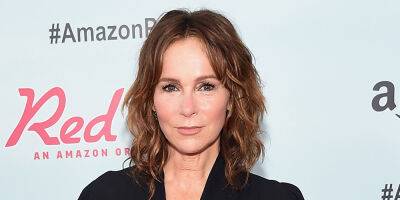 'Dirty Dancing' Sequel Starring Jennifer Grey Finds Director, Plans Early 2024 Release - www.justjared.com - New York