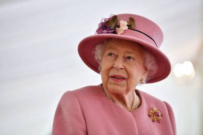 The Queen’s Plane Forced To Abort Landing After Being Caught Up In A Storm - etcanada.com - Scotland - Canada - city Aberdeen