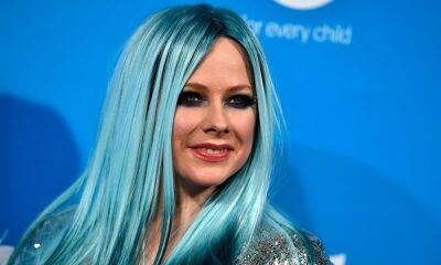 Avril Lavigne makes rare comments about her childhood - hellomagazine.com - Britain
