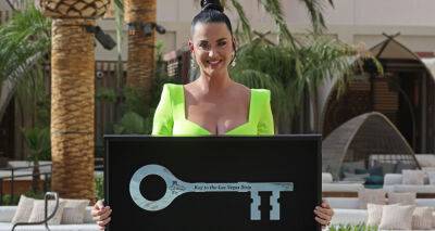 Katy Perry - Katy Perry is Honored with Key to the Las Vegas Strip! - justjared.com - county Clark - state Nevada - city Las Vegas, state Nevada
