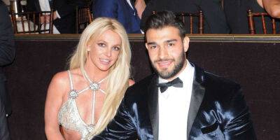 Britney Spears marries Sam Asghari in custom Versace - www.msn.com