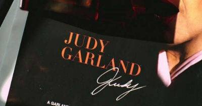 Judy Garland's daughters launch a fragrance in honour of her 100th birthday - www.msn.com