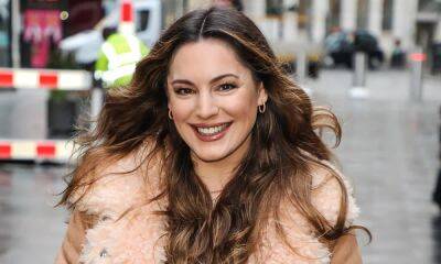 Kelly Brook - Jeremy Parisi - Kelly Brook inundated with well-wishes as she drops HUGE wedding hint - hellomagazine.com - Italy
