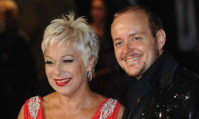 Denise Welch - Lincoln Townley - Loose Women - Denise Welch looks so loved-up with husband Lincoln Townley in rare photo - hellomagazine.com - Italy - Greece