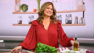 Valerie Bertinelli holding onto 'protection' weight until she’s 'healthier internally' - www.foxnews.com