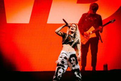 Halsey Covers Kate Bush Hit ‘Running Up That Hill’ At 2022 Governors Ball - etcanada.com - New York - county Queens