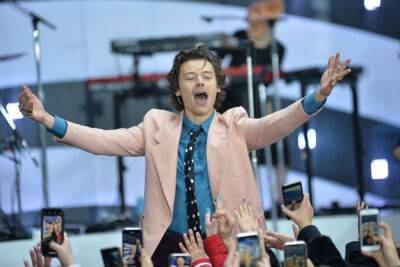 Sky News - Harry Styles Fan Falls From Third Floor Into Audience At Singer’s Concert - etcanada.com - Scotland - county Butler - Austin, county Butler