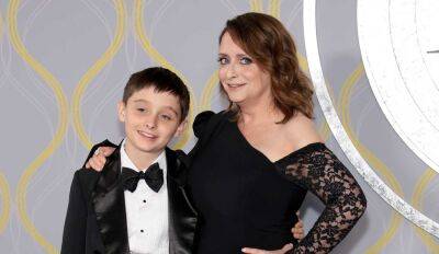 Tony Awards - Rachel Dratch - Julie White - Nominee Rachel Dratch Brings Her Son Eli to Tony Awards 2022! - justjared.com - county Hall - county York - city New York, county Hall