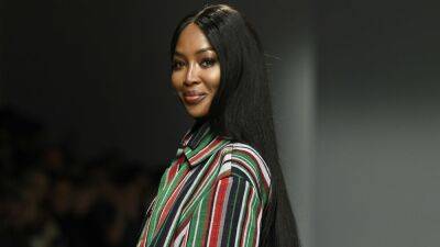 Naomi Campbell - Naomi Campbell Shares Photo of Daughter's 'First Steps Walking' - etonline.com