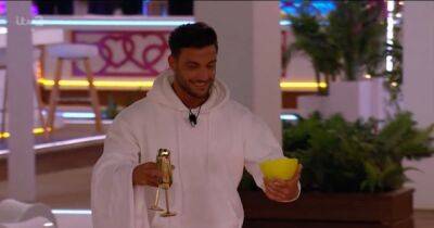 Love Island fans in hysterics as Davide gatecrashes Ekin-Su and Jacques' chat - www.ok.co.uk - Italy - Rome - city Sanclimenti