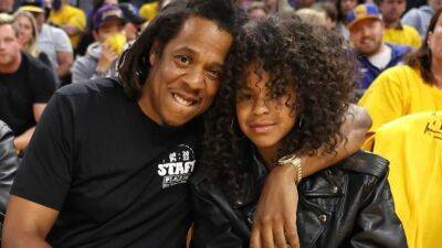 Blue Ivy - Blue Ivy Carter - Ivy Carter - Jay Z - Jay Z.Beyonce - Basketball - JAY-Z and Blue Ivy Have Adorable Father-Daughter Date Night at Game 5 of NBA Finals - etonline.com - California - Boston - San Francisco, state California